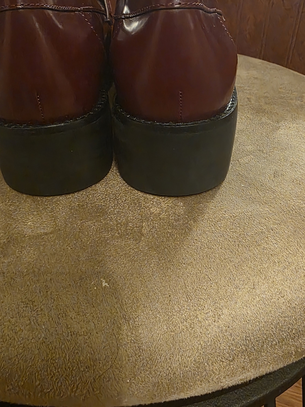 Tory Burch Burgundy Leather Loafers with Gold Logo - Picture 4 of 6
